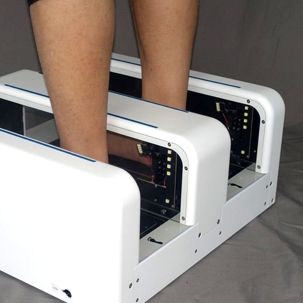 An XPOD-SS2 dual-foot 3D laser scanner with both feet in the scan bays